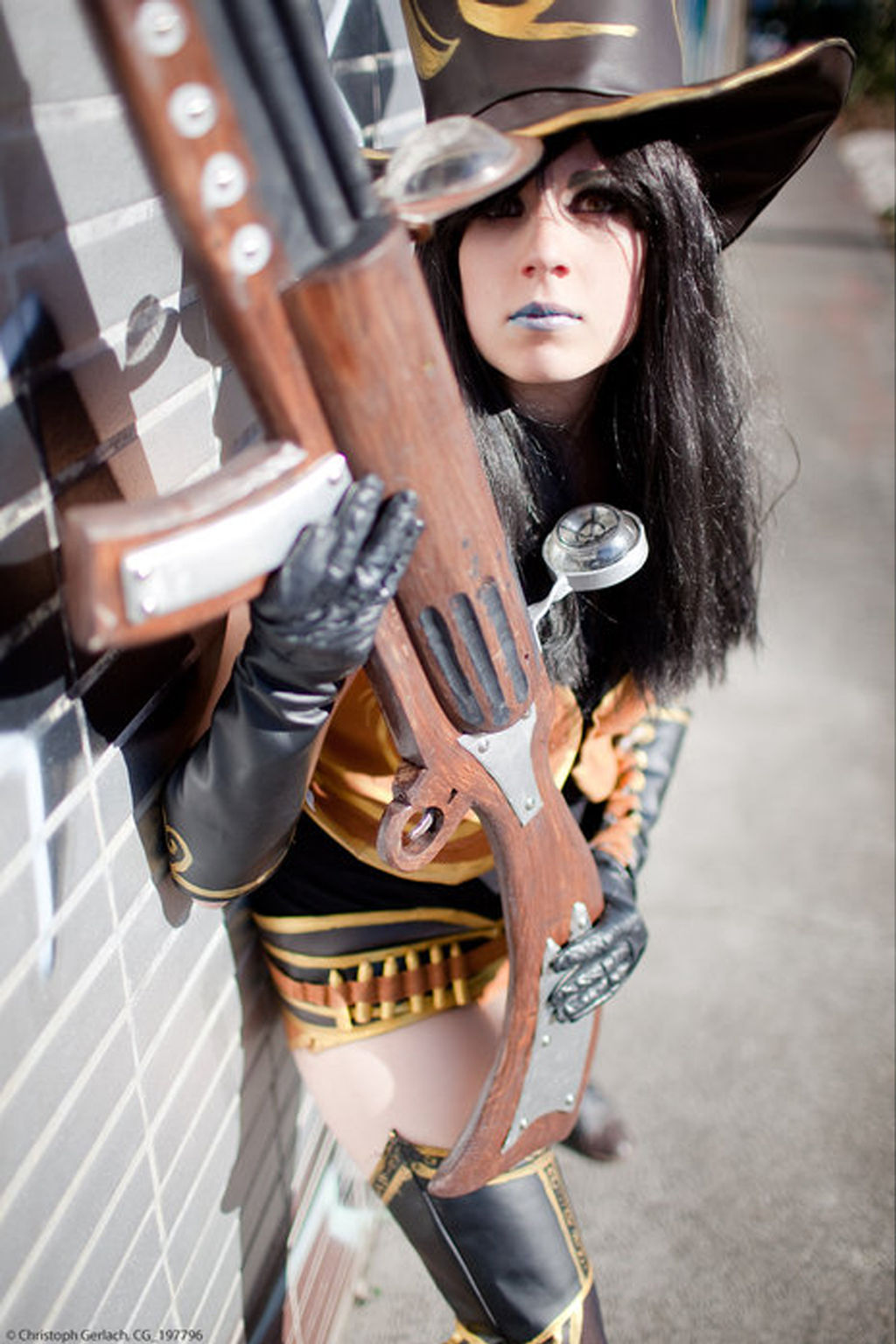 Caitlyn Cosplay: Welcome to summoners rift.