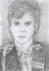 Evan Peters