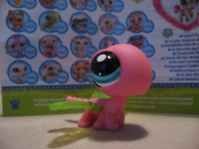 Littlest pet shop dragonfly 2432