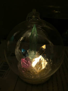 PICTO-Crystal Ornament
