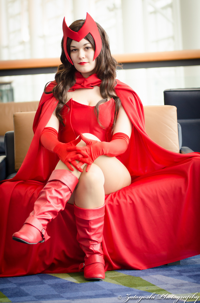 C2E2 Jessica as Scarlet Witch