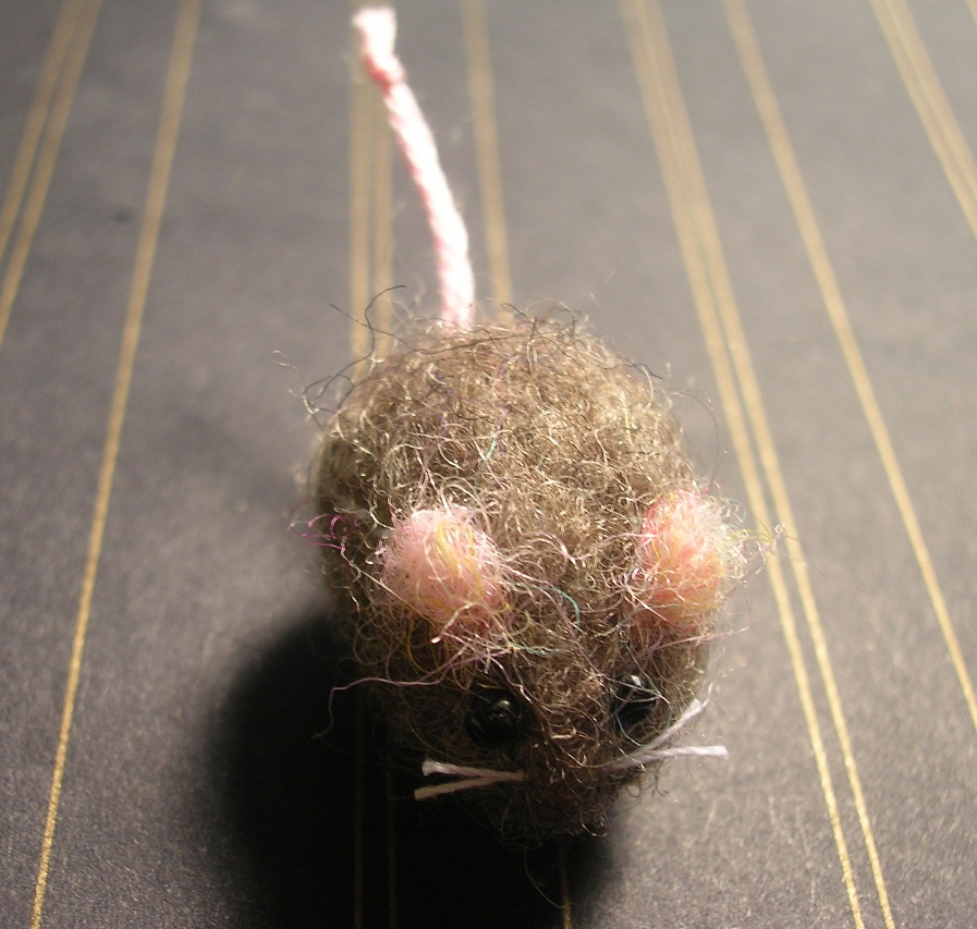 Wee Brown Mousy Pin