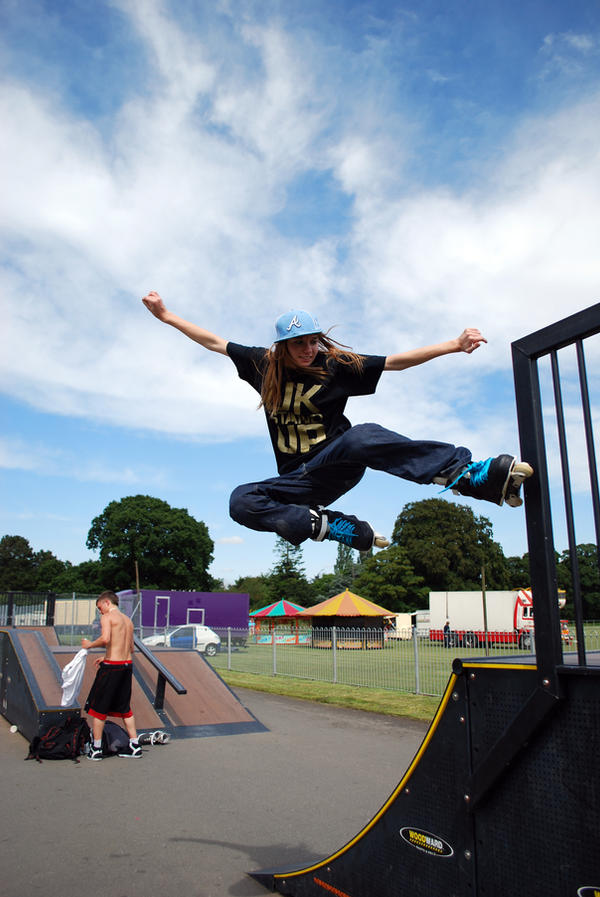 Laura Rollerblader Post Tap