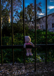 Mind games can trap you between past and future. by ginavd