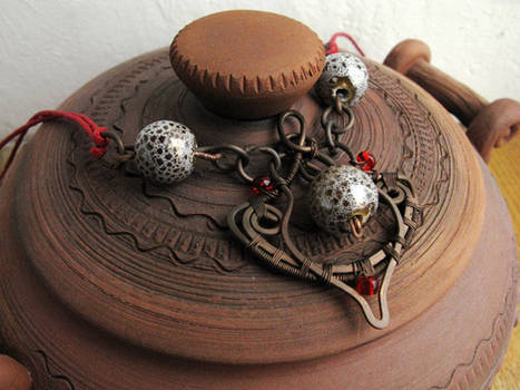 Copper necklace with ceramic beads