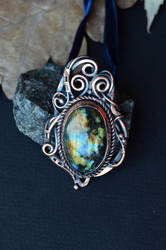 The Yule - labradorite wirewrapped pendant