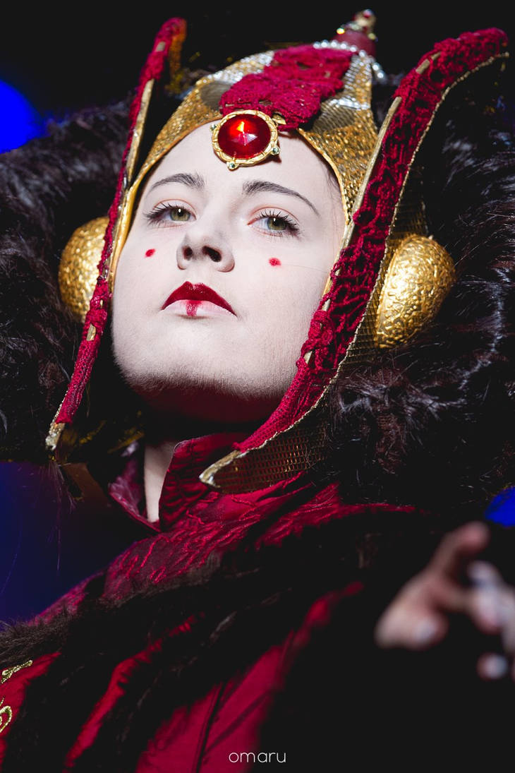 Queen Amidala ~ The red Queen by Kaori-prod