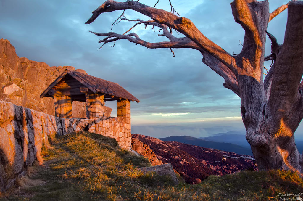 Sunset at the top of Mt Buffalo (The Horn)