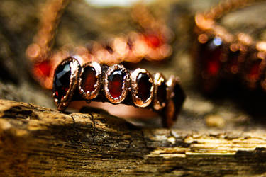 Vampire fangs ring