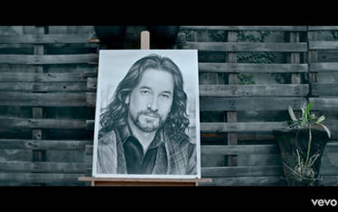 Dibujo a carbon de Marco Antonio Solis