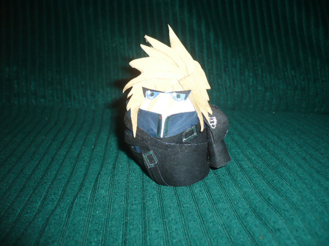 Cloud Strife egg cosplay