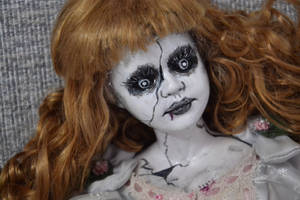 Creepy Doll- Demonia