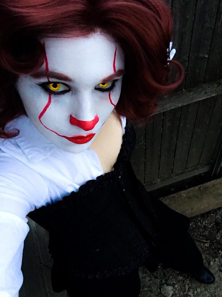 Female Pennywise Cosplay By Esupreme On DeviantArt female-pennywise-cosplay-by-esupreme-on-deviantart