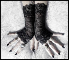 Agathe Long Lace Fingerless Gloves
