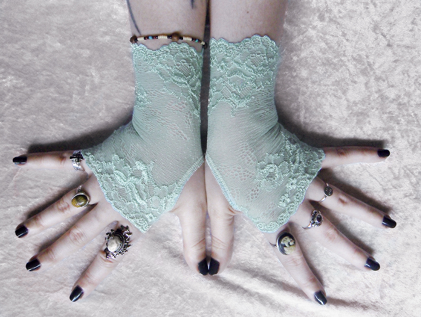 Tiffany Lace Fingerless Gloves