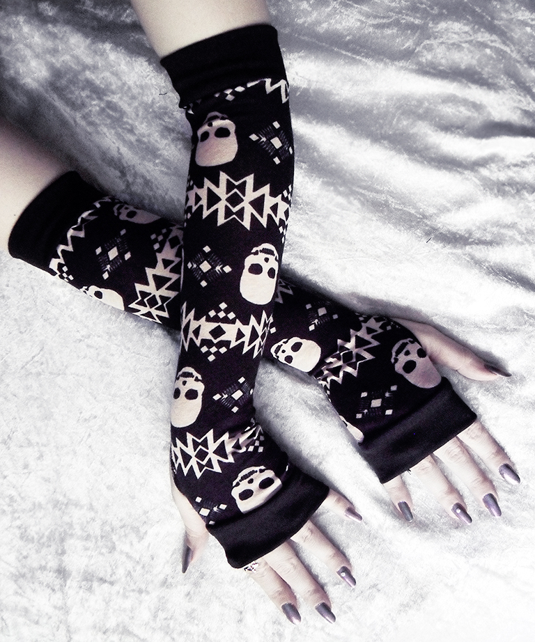 Terra Nox Arm Warmers by ZenAndCoffee