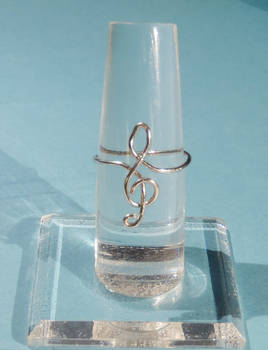 G clef ring