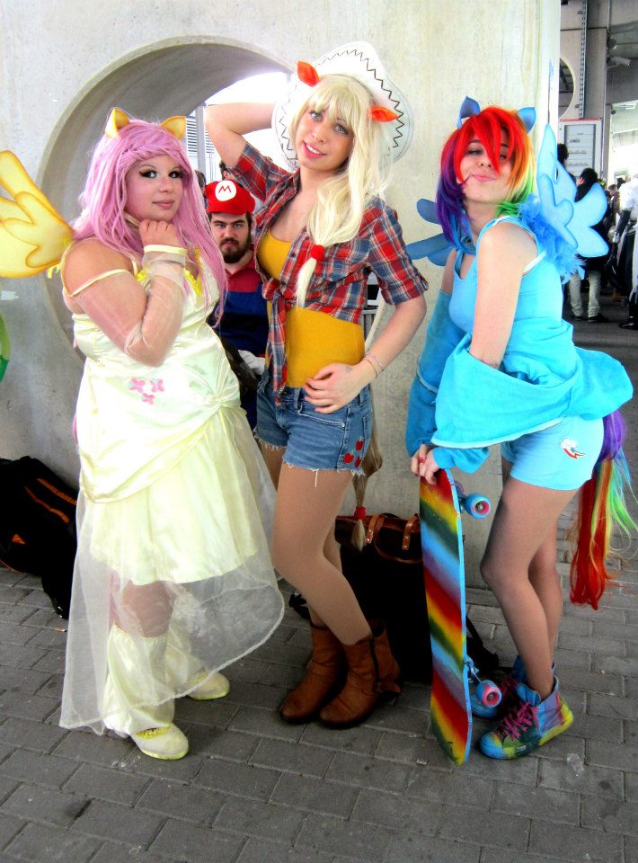 FLUTTERSHY , APPLEJACK AND RAINBOW DASH!