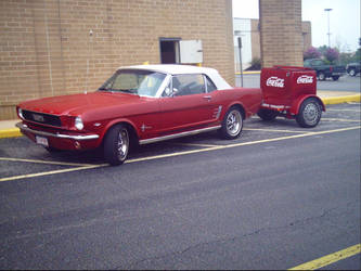 Mustang with Coke a Cola wagen.