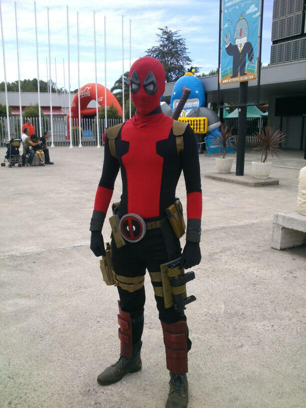 Cosplaying Deadpool Deadpool cosplay by FonteArtCosplay on DeviantArt
