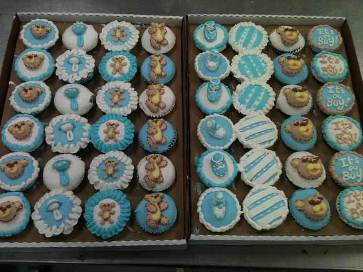 Baby shower cupcakes