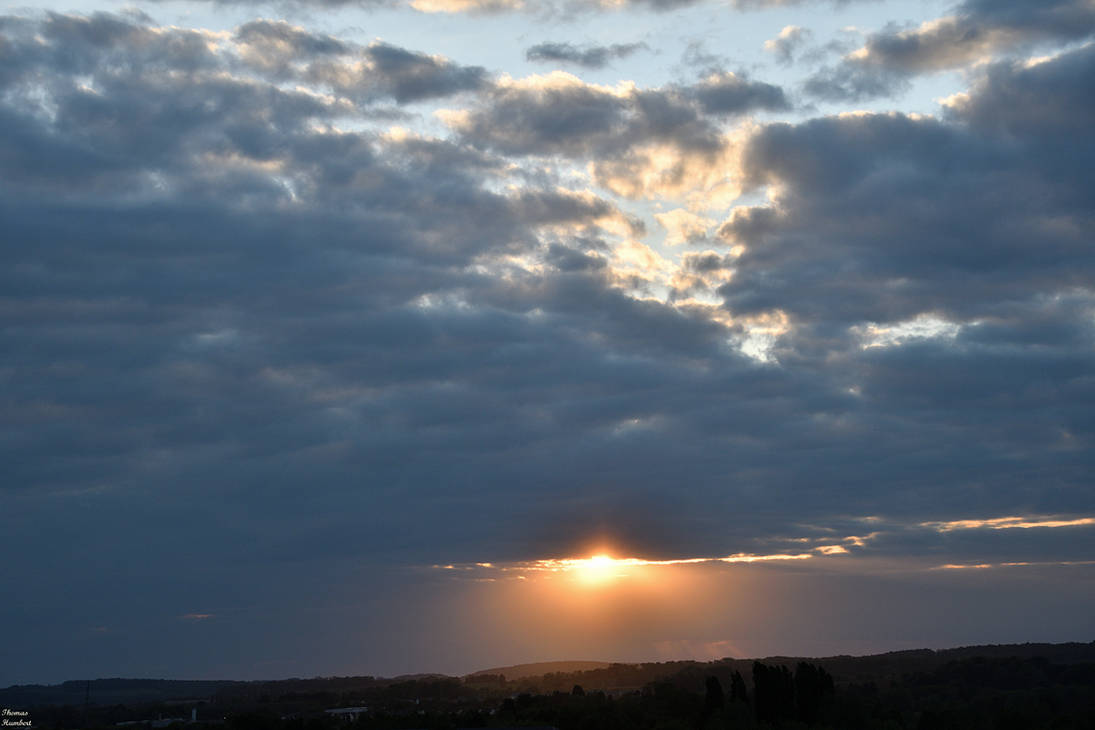 Sun Hum Sun under clouds. by ThomasHumbert on DeviantArt