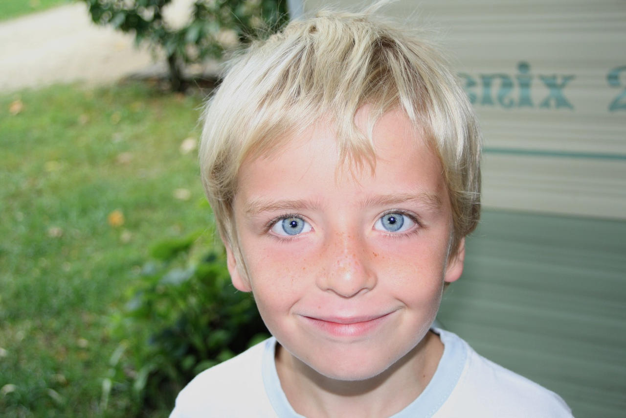Portrait '17_ Big smile for a little boy by Owps
