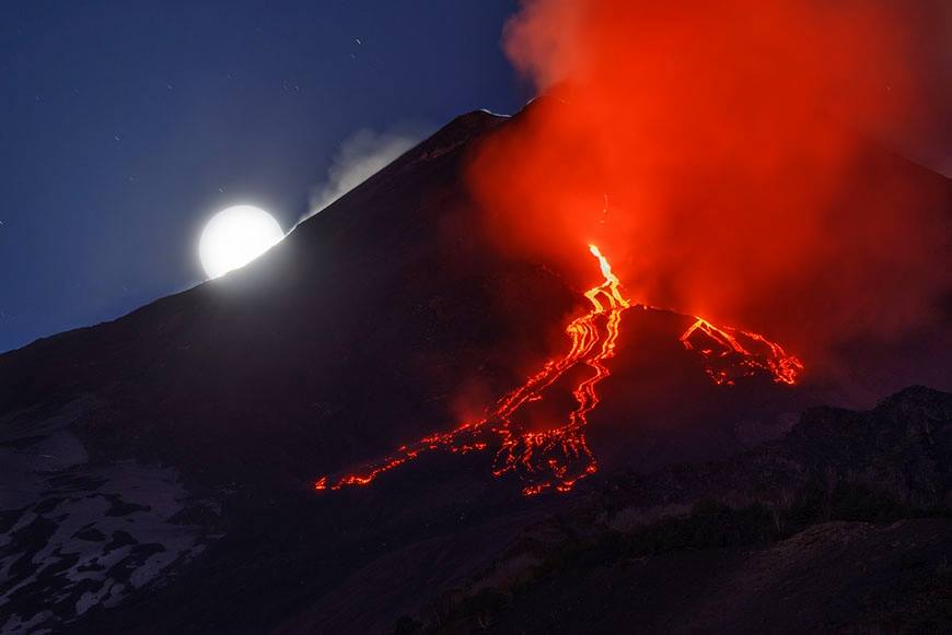 Full Moon behind Etna