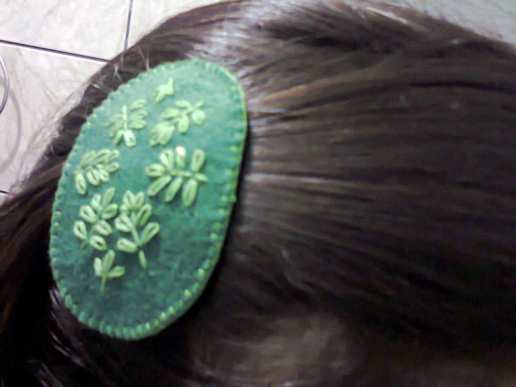 Felt hair ornament