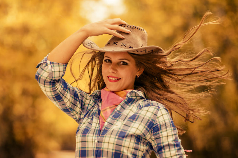 Brunette cowgirl. Девушка в ковбойской шляпе фото. Sertanejo. Cowgirl 1080p.