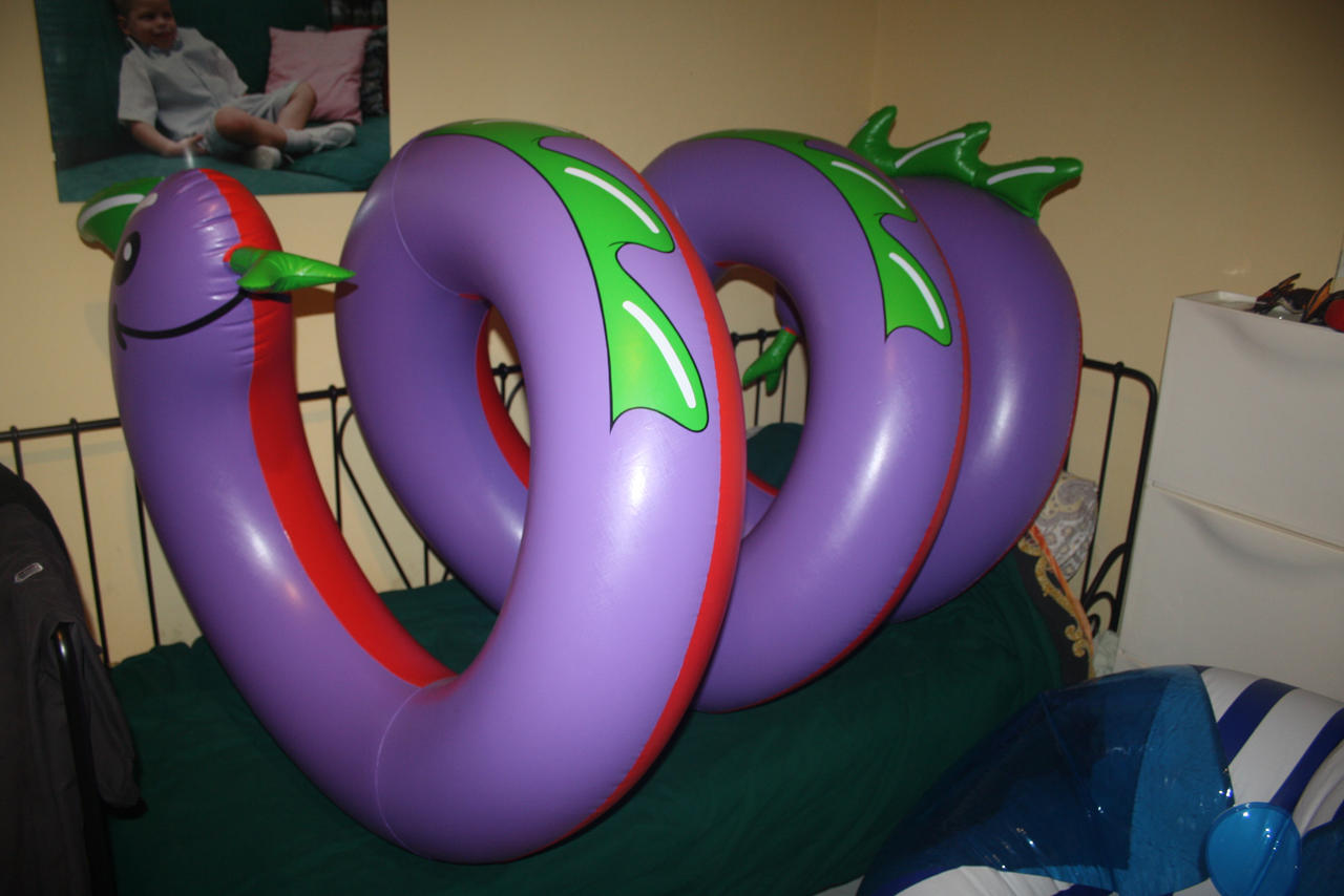 Red Inflatable Snake inflatable Snake - Serpente gonfiabile 2 by delta-28 on DeviantArt