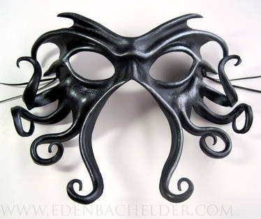 Cthulhu mask, metallic black and silver