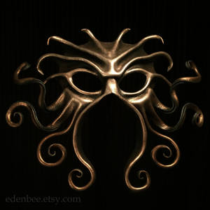 Cthulhu leather mask in black, bronze, and silver