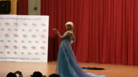 expomanga 2015 actuacion de Elsa de Frozen