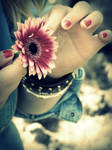Loves me, loves me not... by Hellfire-Misstress