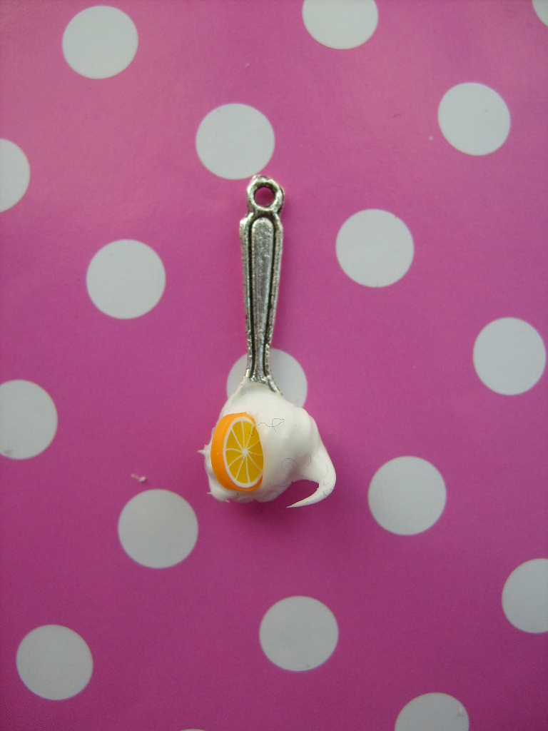 Charms - Spoon with cream and orange