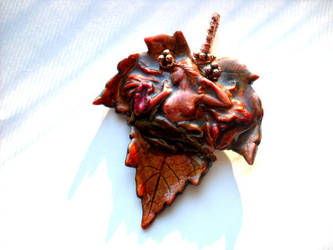 Dryad Maple leaf pendant