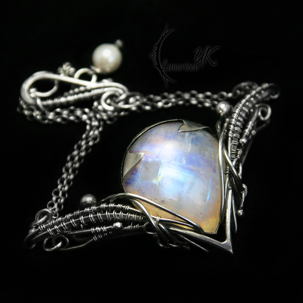 LINTYIEERH -silver , moonstone and pearl(bracelet)