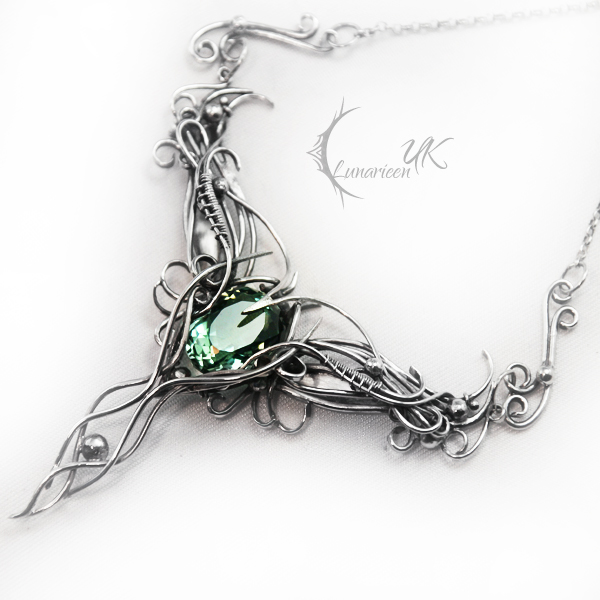 LIRVILMARH - silver and green amethyst