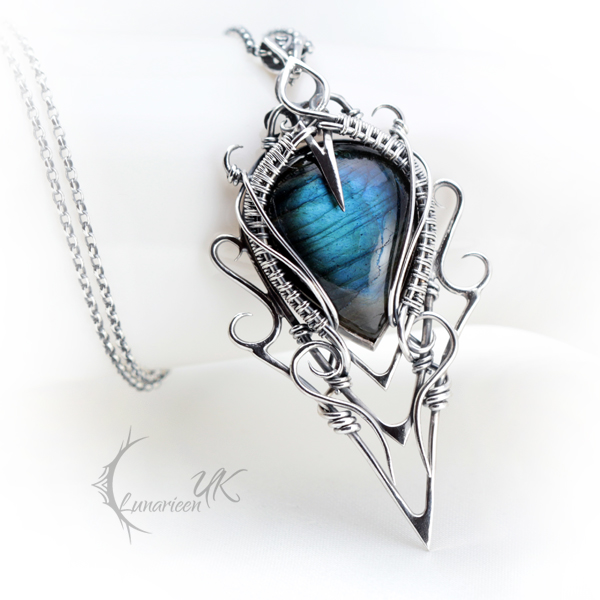 TIAMELIAERH - silver and labradorite