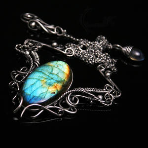 EVOLINHTIRN - silver and labradorite