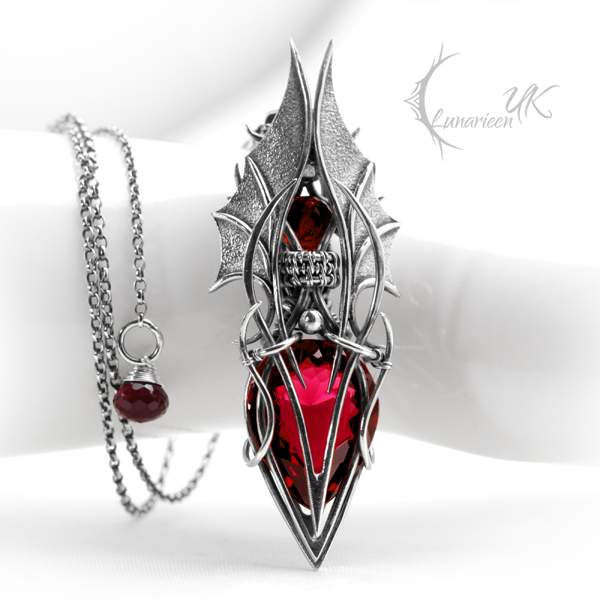 VYCTHULS - silver, red quartz