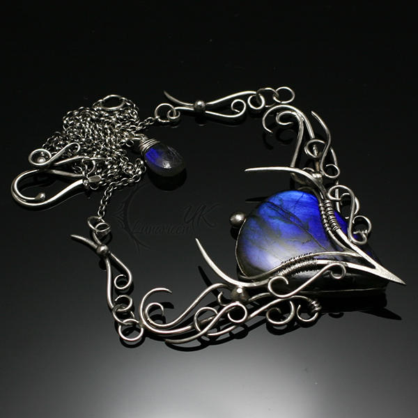 IXINTIEELH Silver and Labradorite by LUNARIEEN IXINTIEELH Silver and Labradorite by LUNARIEEN
