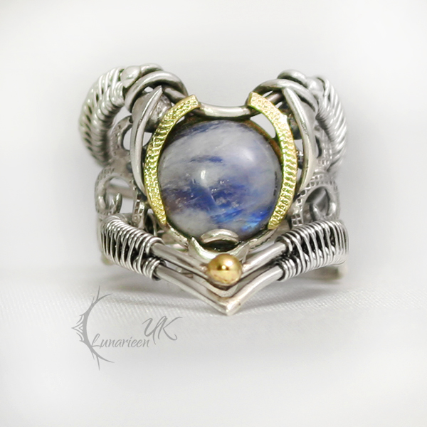 YNNARTH silver, 18 ct yellow gold , moonstone.