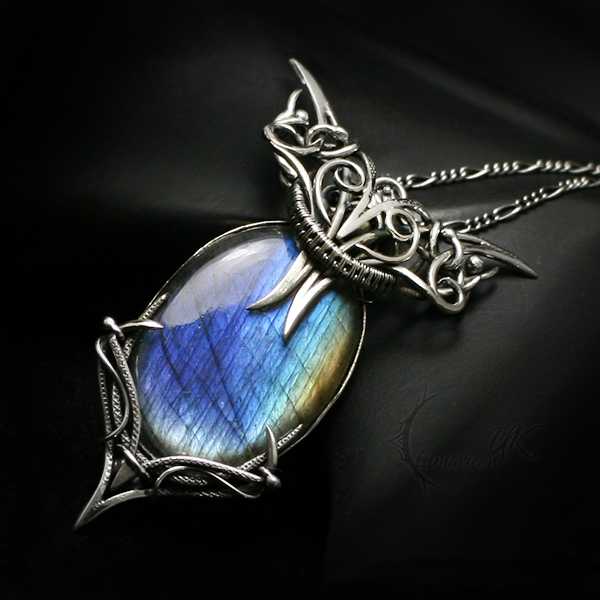 VARHANTRAX silver and labradorite