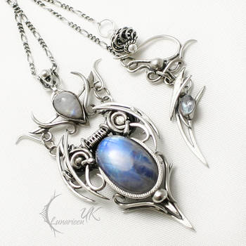 UNTHRIEEL silver , moonstone and topaz