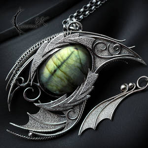 FHARGNAR DRACO, Silver and Labradorite.