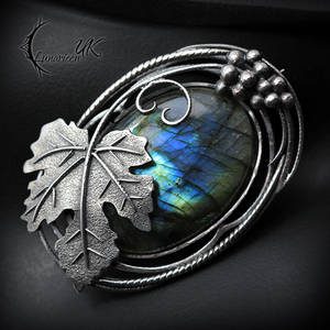 VINNTHARIA - Silver, Labradorite.