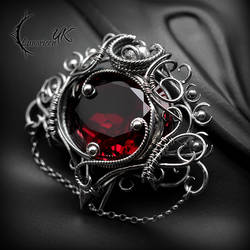 Brooch XENYTRALL - Silver and Red Quartz.