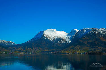 looking beyond the mountains